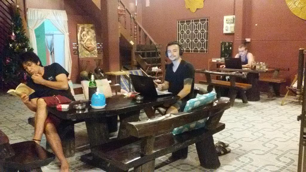 Sangjun Guesthouse Trat Extérieur photo